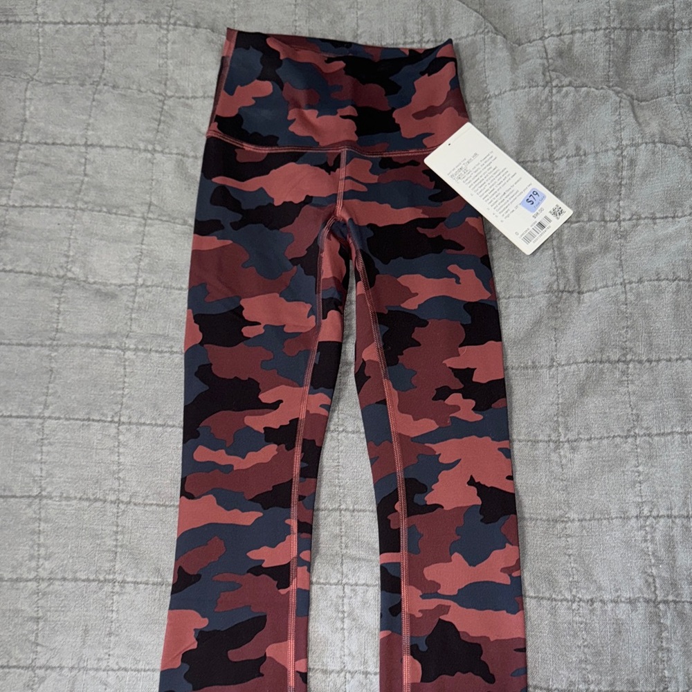 RARE Lululemon red camo wunder train leggings. RARE COLOR!!
